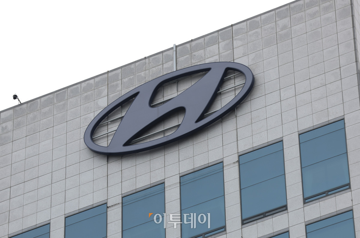 ▲현대자동차 노동조합이 10년 만에 8시간 전면파업에 돌입한 21일 서울 서초구 현대자동차 본사 전경. 고성준 기자 joonko1@