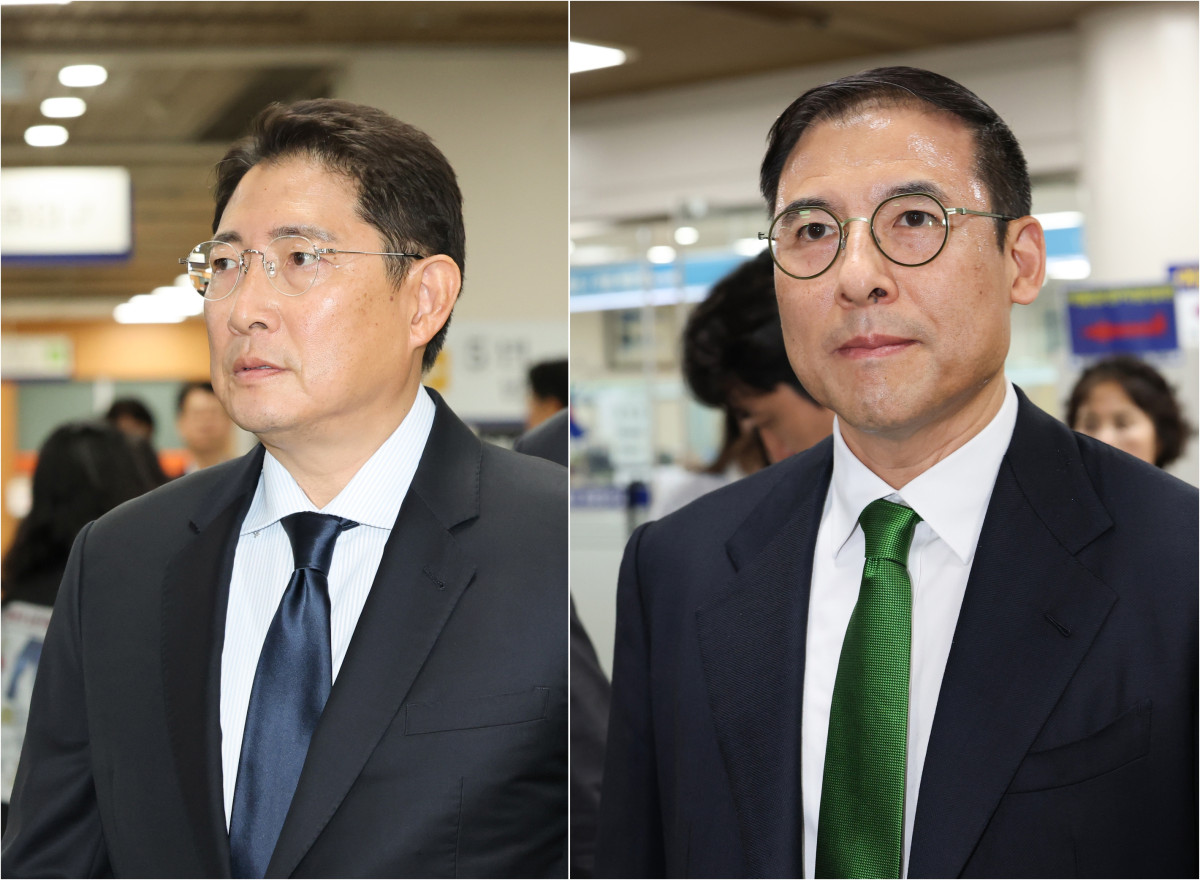 ▲<YONHAP PHOTO-2748> 법정 출석하는 조현준-조현문 (서울=연합뉴스) 이진욱 기자 = 조현준 효성그룹 회장(왼쪽)과 조현문 전 효성그룹 부사장이 21일 서울 서초구 서울중앙지법에서 열린 조 전 부사장의 강요미수 혐의 사건 공판에 출석하고 있다. 조 전 부사장은 2013년 퇴사한 후 자신이 회사 성장의 주역이라는 내용의 보도자료를 배포하도록 형인 조 회장을 협박하고, 자신의 배우자를 음해한 것을 사과하지 않으면 비리를 고발하겠다고 강요한 혐의를 받고 있다. 2026.8.21 cityboy@yna.co.kr/2026-08-21 10:20:56/<저작권자 ⓒ 1980-2026 ㈜연합뉴스. 무단 전재 재배포 금지, AI 학습 및 활용 금지>