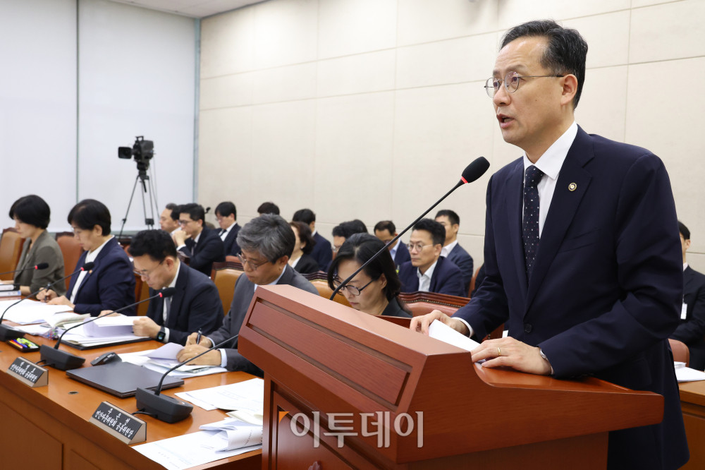 ▲이형일 재정경제부 1차관이 21일 서울 여의도 국회 보건복지위원회에서 열린 연금개혁 특별위원회 전체회의에서 업무보고를 하고 있다. 고이란 기자 photoeran@
