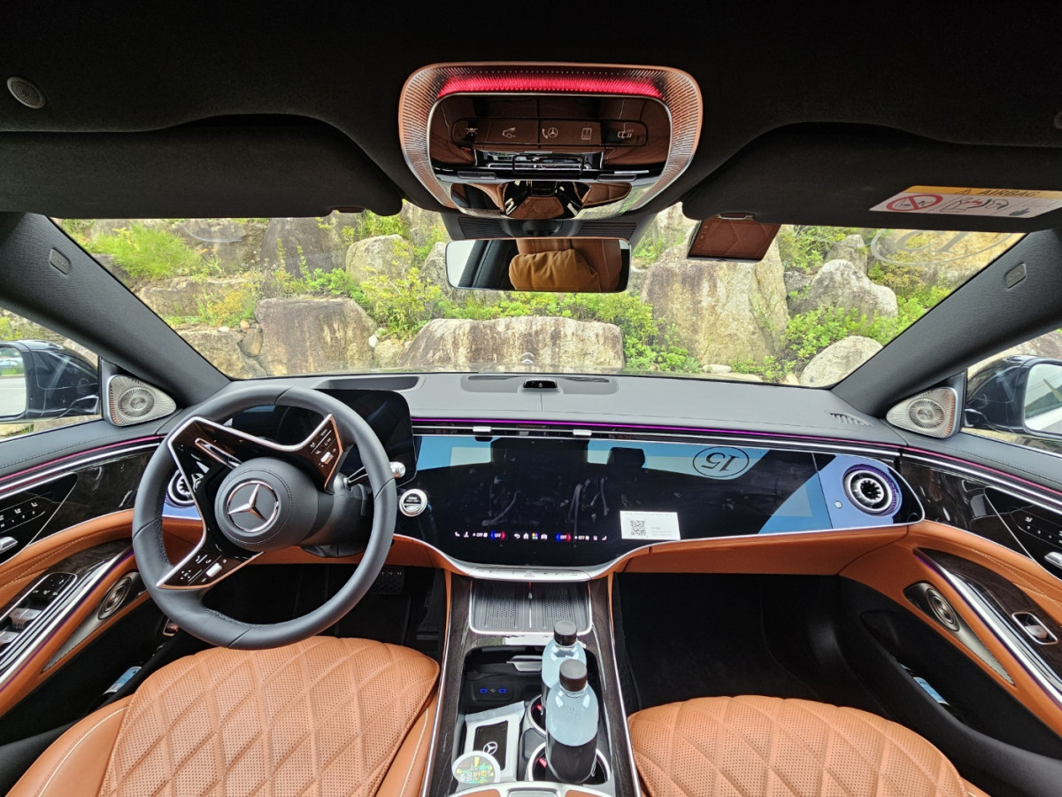 ▲'더 뉴 메르세데스-벤츠 S 500 4MATIC 롱바디' 실내 모습 (문현호 기자 m2h@)