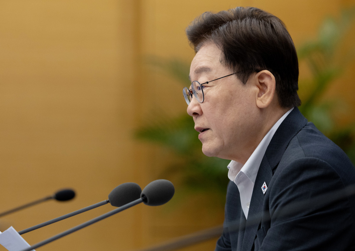 ▲이재명 대통령이 21일 청와대에서 열린 국민주권정부 제1차 반부패정책협의회에서 발언하고 있다. 정부의 부패방지 대책을 종합적으로 추진하기 위한 반부패 관계기관 장관회의인 반부패정책협의회는 이 대통령 취임 후 이날 처음으로 열렸다. (연합뉴스)