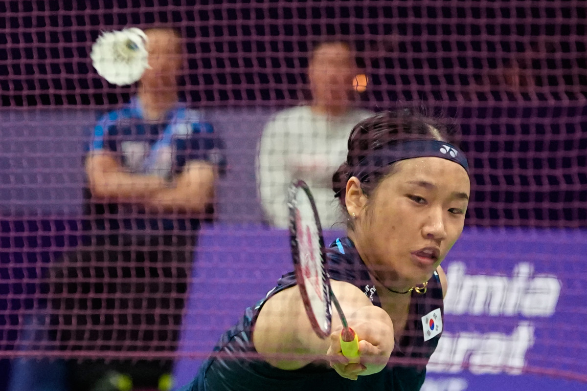 ▲세영(1위)이 20일(현지 시간) 인도 뉴델리에서 열린 2026 세계배드민턴연맹(BWF) 세계선수권대회 여자 단식 16강전에서 미아 블리크펠트(16위·덴마크)와 경기하고 있다.