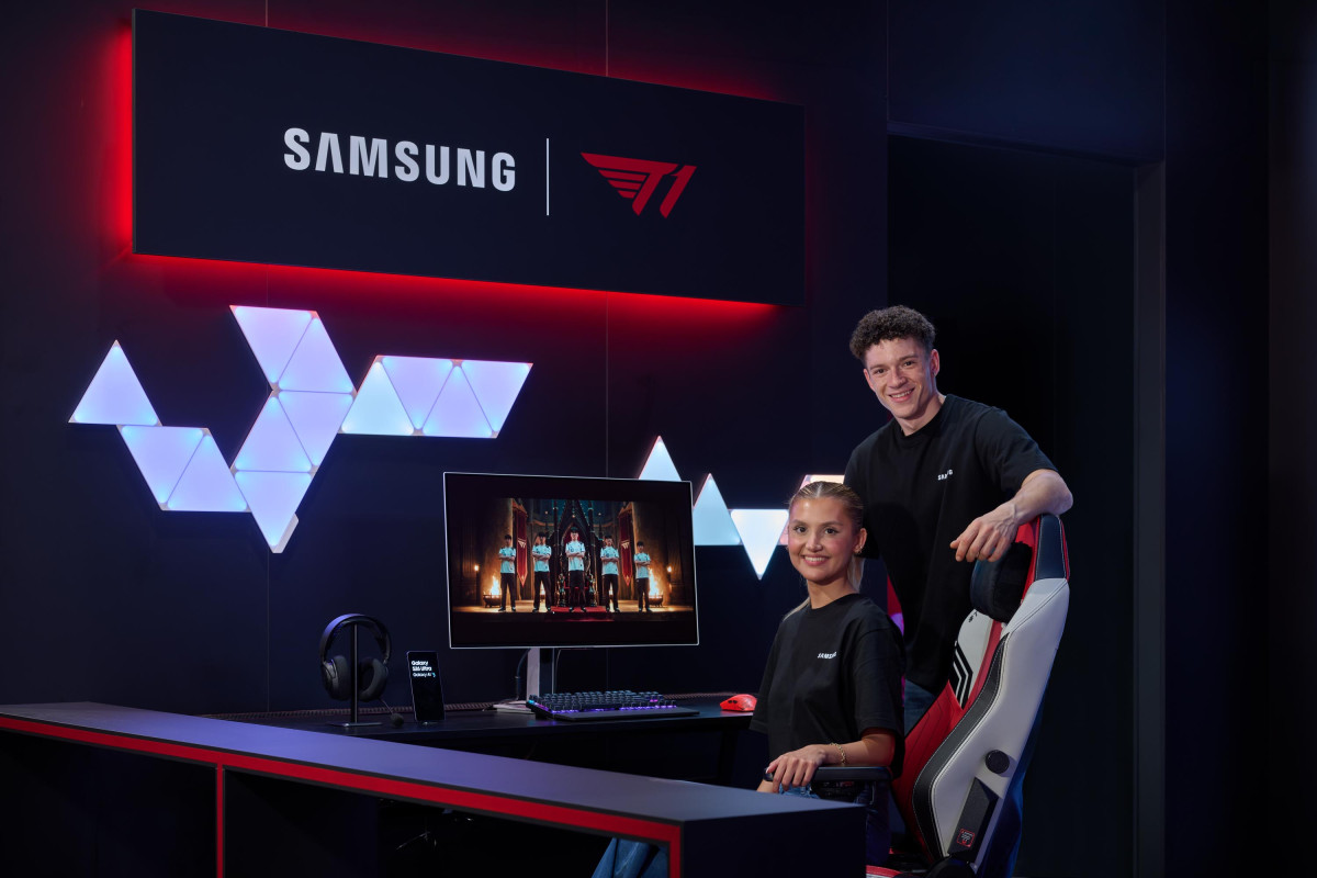 ▲삼성전자 모델이 독일 쾰른에서 열린 '게임스컴 2026(Gamescom 2026)'에서 'T1 존'을 소개하고 있다. (자료제공=삼성전자)