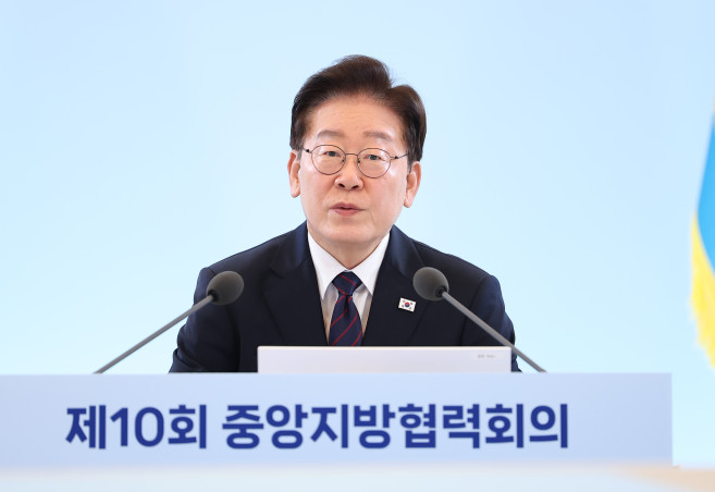 ▲이재명 대통령이 26일 청와대에서 열린 제10회 중앙지방협력회의에서 발언하고 있다.