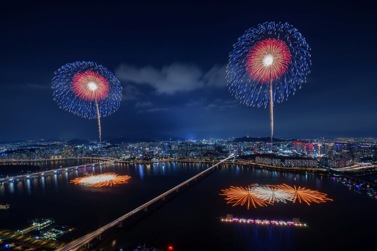 ▲‘한화와 함께하는 서울세계불꽃축제 2025’에서 선보인 ㈜한화의 불꽃 (한화)
