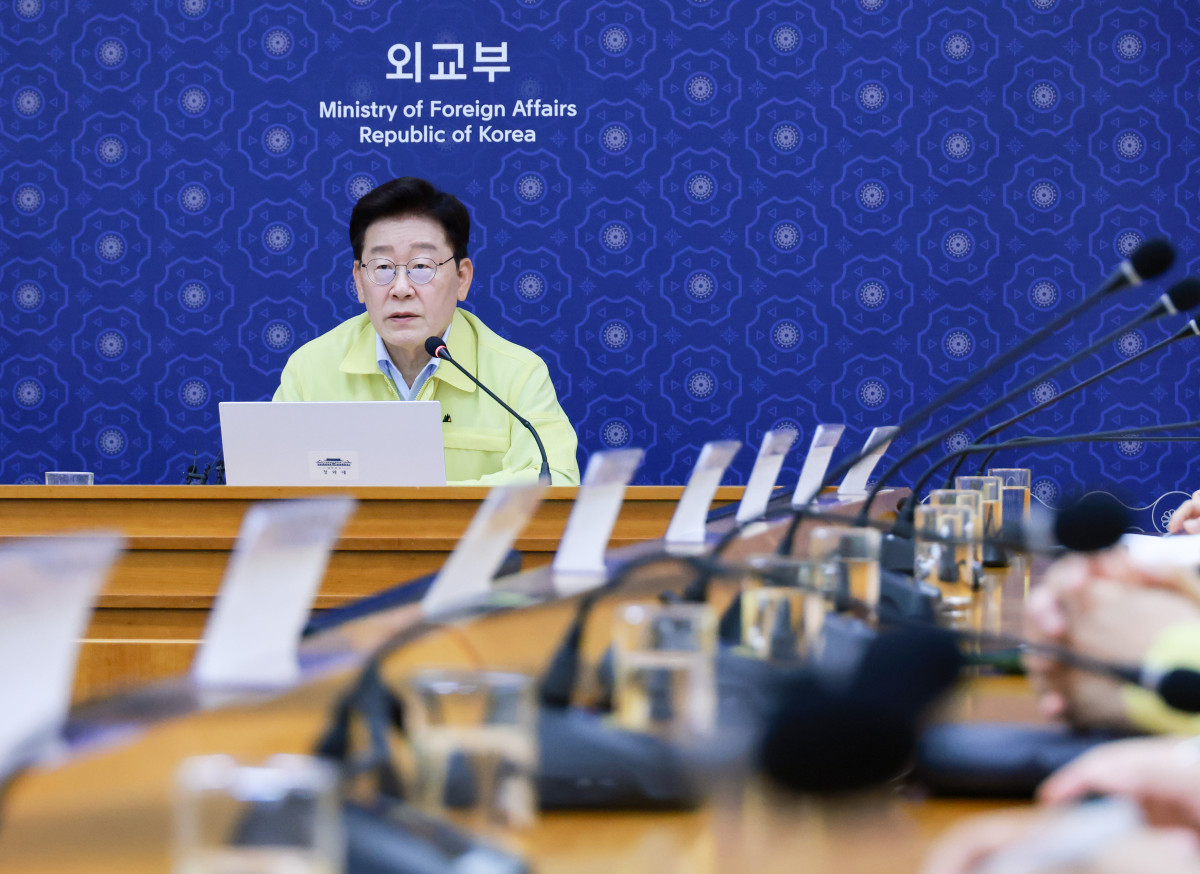 ▲이재명 대통령이 27일 서울 외교부 청사에서 네팔 홍수 피해 대응 긴급회의를 주재하고 있다. 2026.8.27 (사진=연합뉴스)