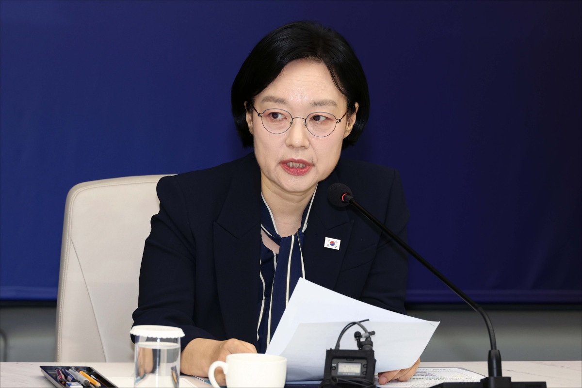 ▲한성숙 국무총리가 28일 서울 중구 대한상공회의소에서 열린 경제 협·단체 규제합리화 간담회에서 모두발언을 하고 있다. 신태현 기자 holjjak@