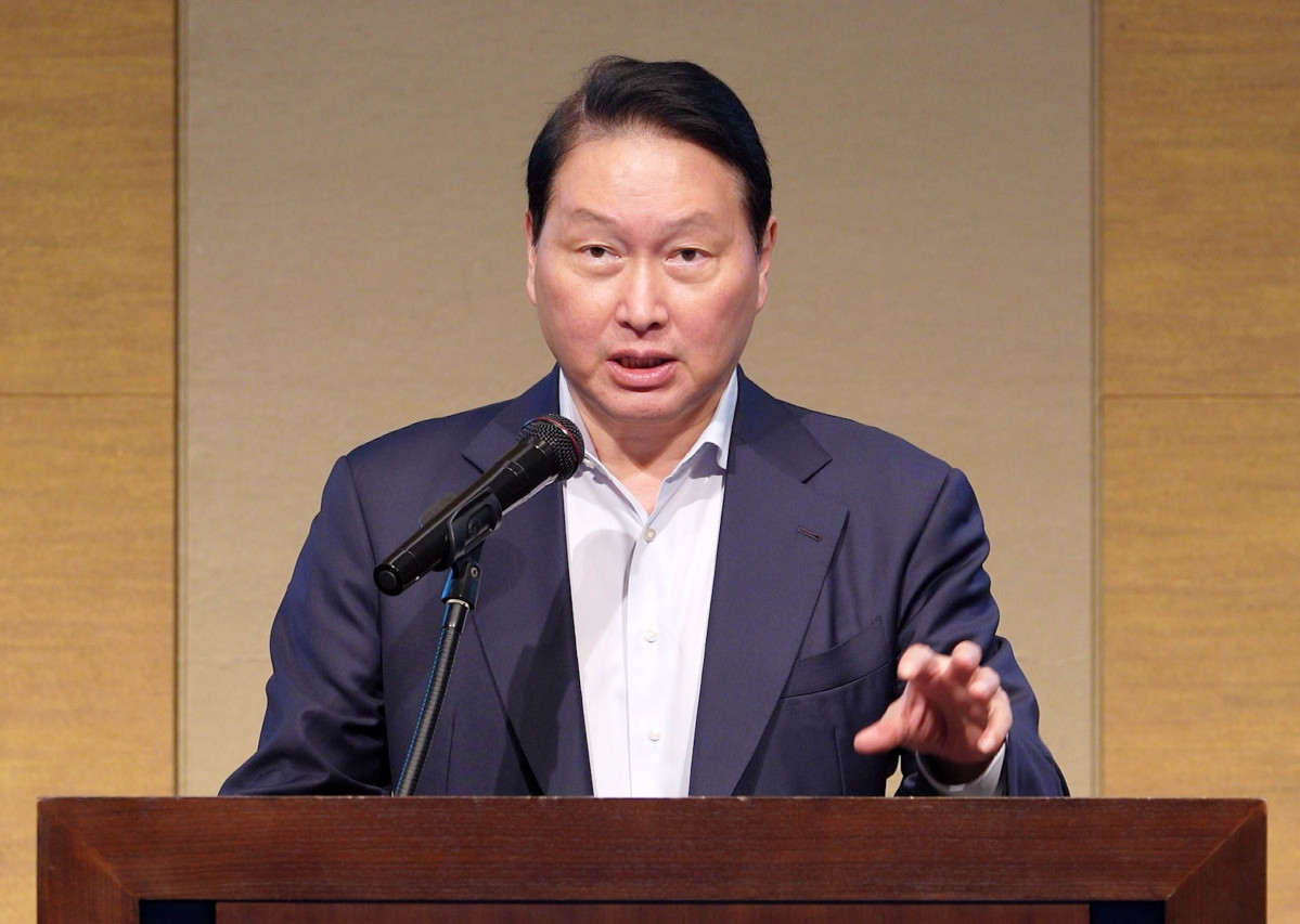 ▲최태원 대한상의 회장이  31일 일본 센다이 웨스틴호텔에서 열린 ‘제15회 한일상공회의소 회장단 회의’에서 개회사를 하고 있다. (사진제공=대한상의)