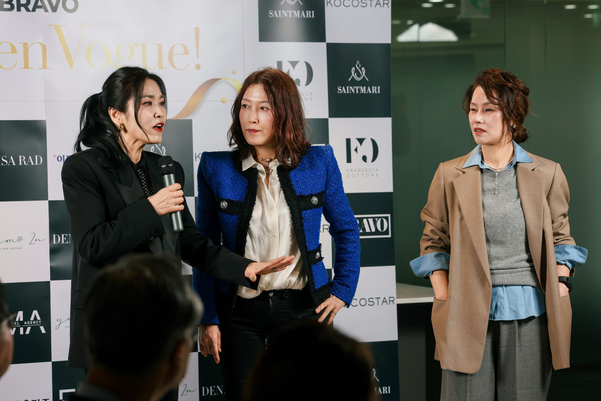 ▲박명선 패션 디렉터가 지난 4월 8일 서울 강남구 이투데이빌딩에서 열린 ‘브라보 골든 보그 2026’에서 중년 세대를 위한 봄·여름 패션 트렌드와 스타일링 방법을 설명하고 있다. 박 디렉터는 오는 9월 8일 서울 코엑스 2층 스튜디오 159에서 열리는 ‘비바브라보 서울 프라임 패션위크 2026’에서도 퍼스널 스타일링 특강을 진행한다.