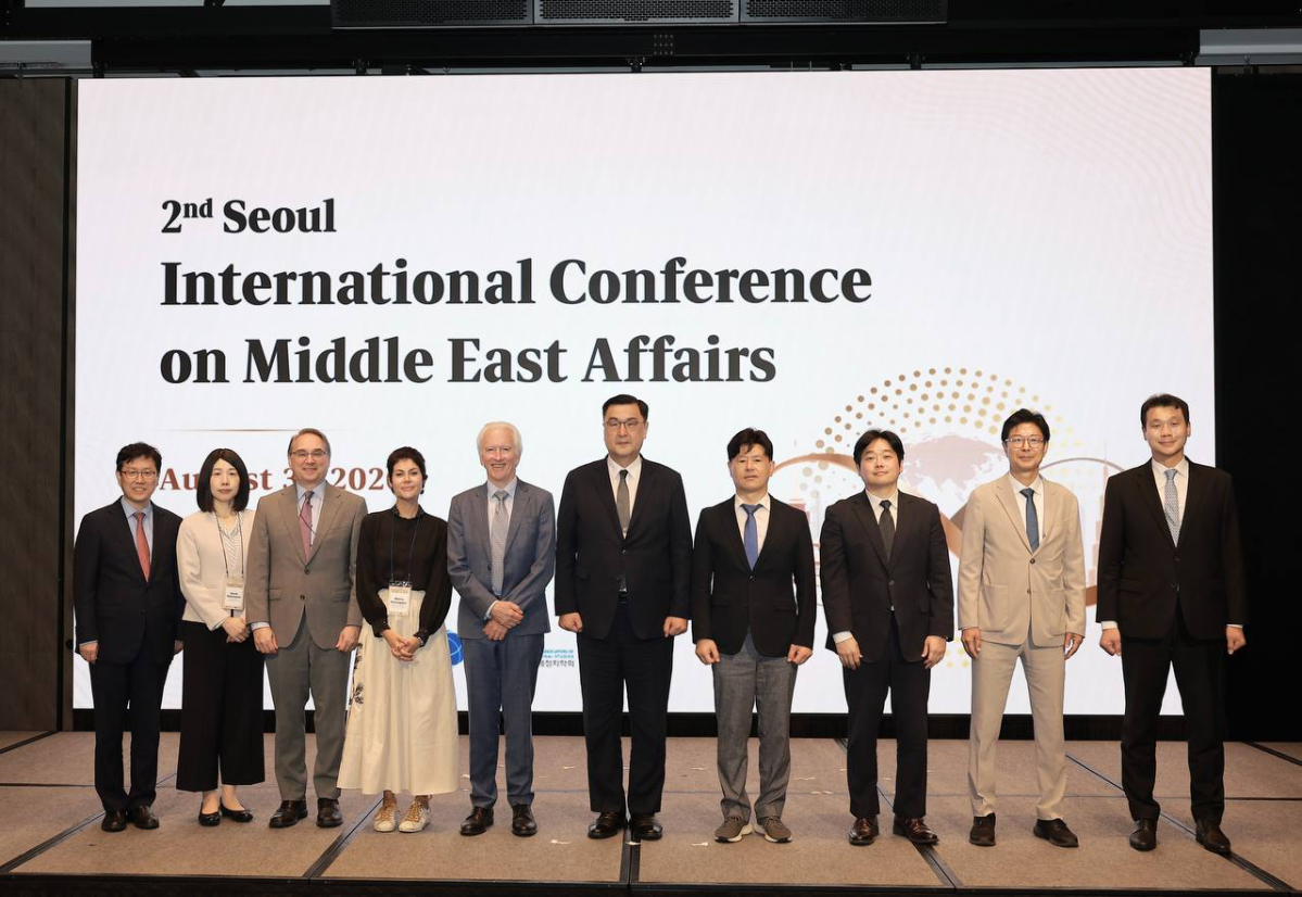 ▲제2차 서울 중동문제 국제회의 주요 연사 단체사진. (외교부)