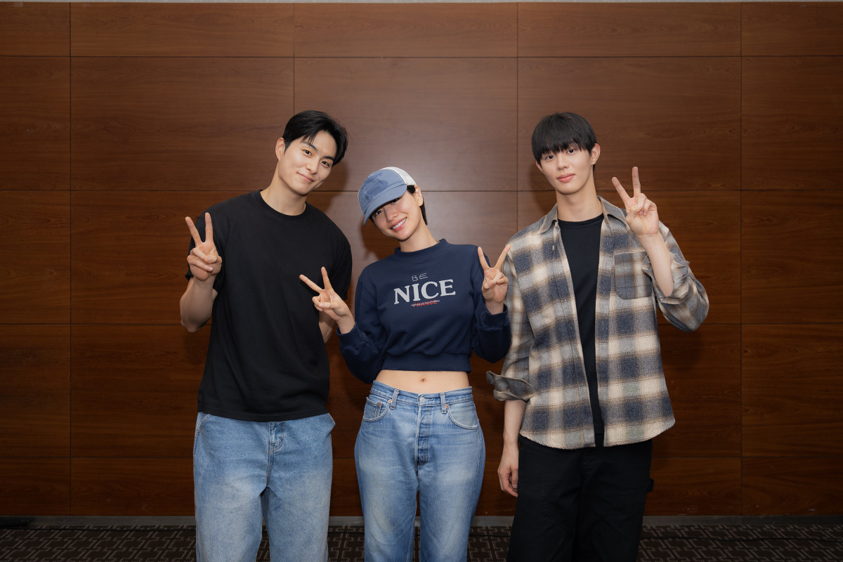 ▲배우 정건주(왼쪽), 나나(가운데), 김단. (사진제공=넷플릭스)