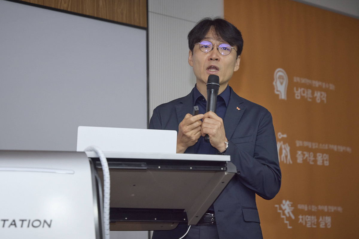 ▲재원 SKT 네트워크운용담당이 VISTA 및 톺다 솔루션에 대해 설명하고 있다. (사진제공=SK텔레콤)