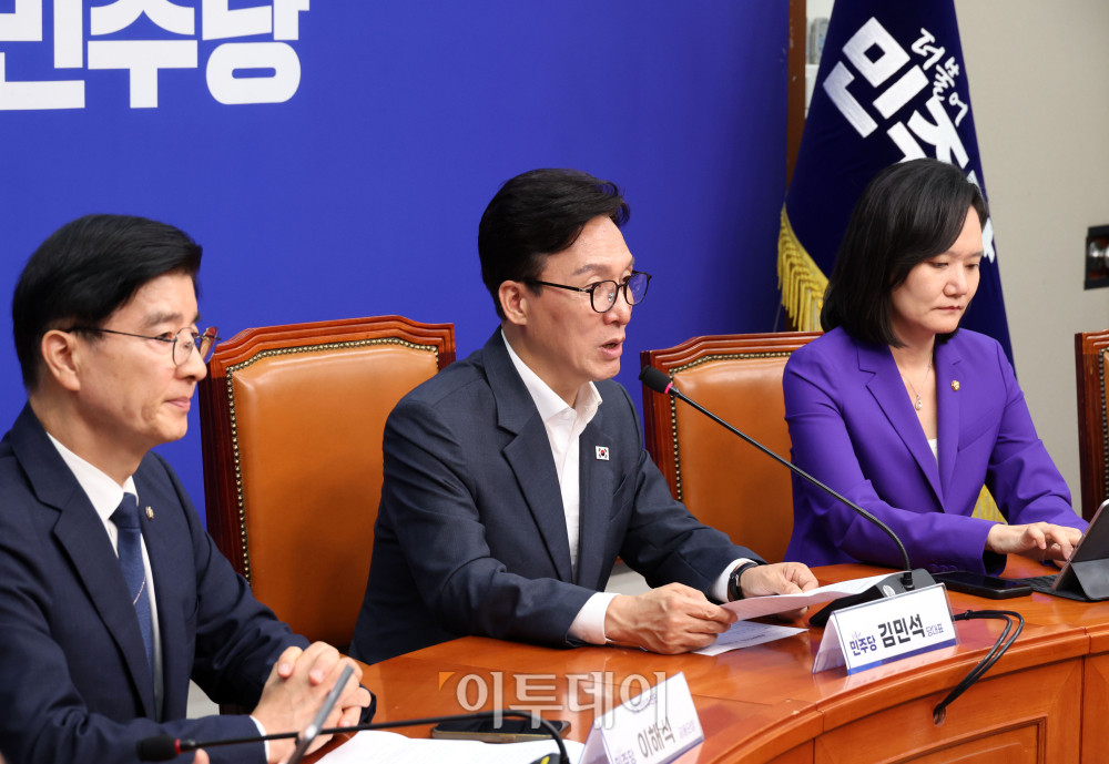 ▲김민석 더불어민주당 대표가 1일 서울 여의도 국회에서 열린 더불어민주당 경찰개혁추진단 1차 회의에서 발언을 하고 있다. 고이란 기자 photoeran@