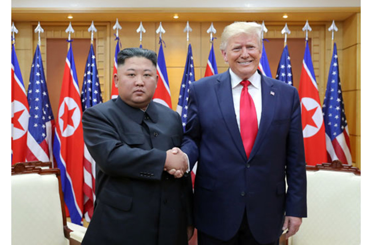 ▲김정은 북한 국무위원장이 2019년 6월 30일 판문점 남측 지역에서 도널드 트럼프 미국 대통령과 만났다. (北노동신문/뉴시스)