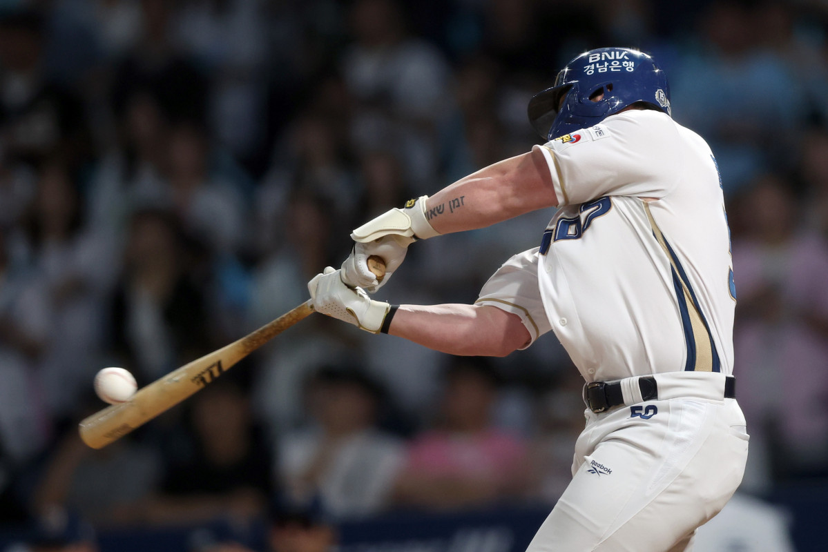 ▲1일 경남 창원NC파크에서 열린 2026 KBO 프로야구 KIA 타이거즈와 NC 다이노스의 경기. 7회 말 2사 만루 상황 NC 4번 블레인 크림이 홈런을 치고 있다. (연합뉴스)
