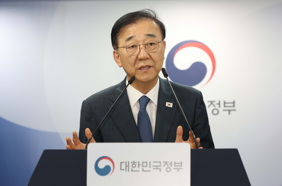 ▲김윤덕 국토교통부 장관이 3일 서울 종로구 정부서울청사에서 행정·공공기관 이전 및 공공기관 기능 개혁 관련 기자회견을 갖고 있다. 신태현 기자 holjjak@
