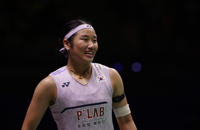 ▲지난달 23일(현지시간) 인도 뉴델리 인디라 간디 실내 경기장에서 열린 BWF 세계선수권대회 여자 단식 결승전 당시의 안세영. (로이터/연합뉴스)