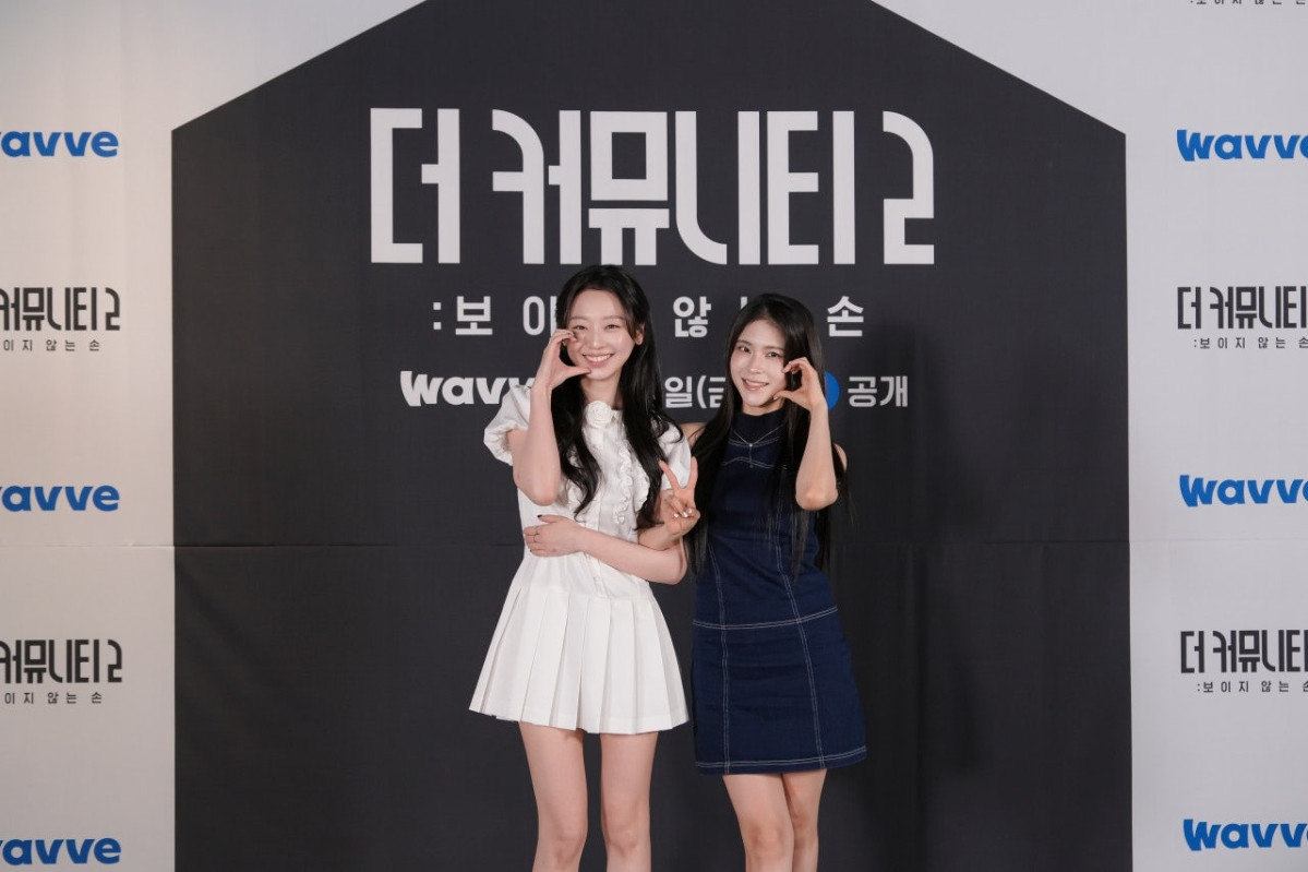 ▲블루팀의 이수민(왼쪽)ㆍ이지나. (사진제공=웨이브(Wavve))