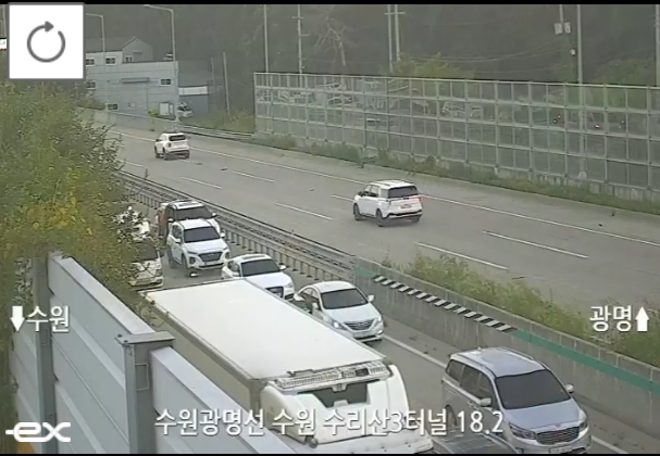 ▲[속보] 수원광명고속도로 수리산터널서 화재 발생 (출처=로드플러스)