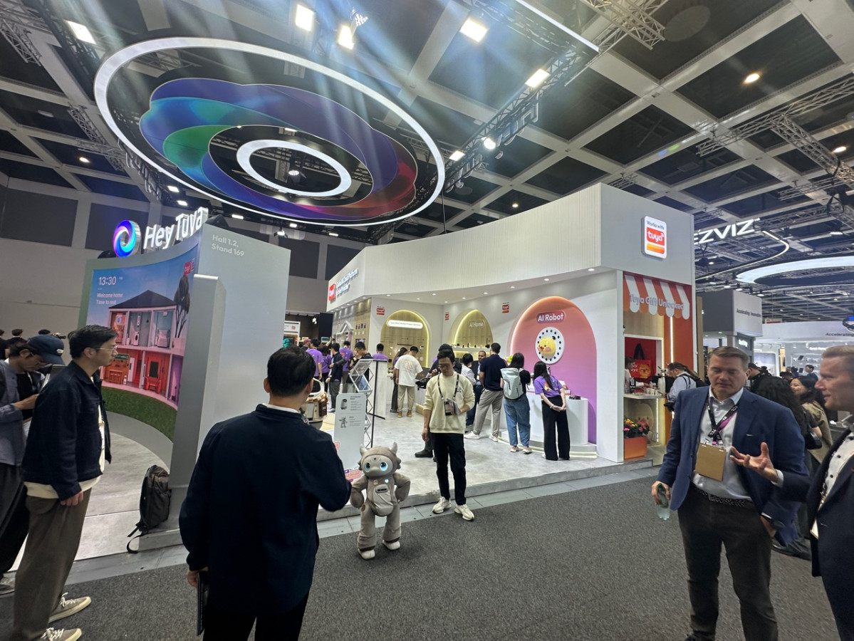 ▲유럽 최대 가전·IT 전시회 ‘IFA 2026’에 중국 기업들이 대거 참가해 로봇 기술력을 선보였다. 사진은 중국 로봇 기업 Cyan Robot이 선보인 컴패니언 로봇 ‘Amoo’. (베를린(독일)=이수진 기자)