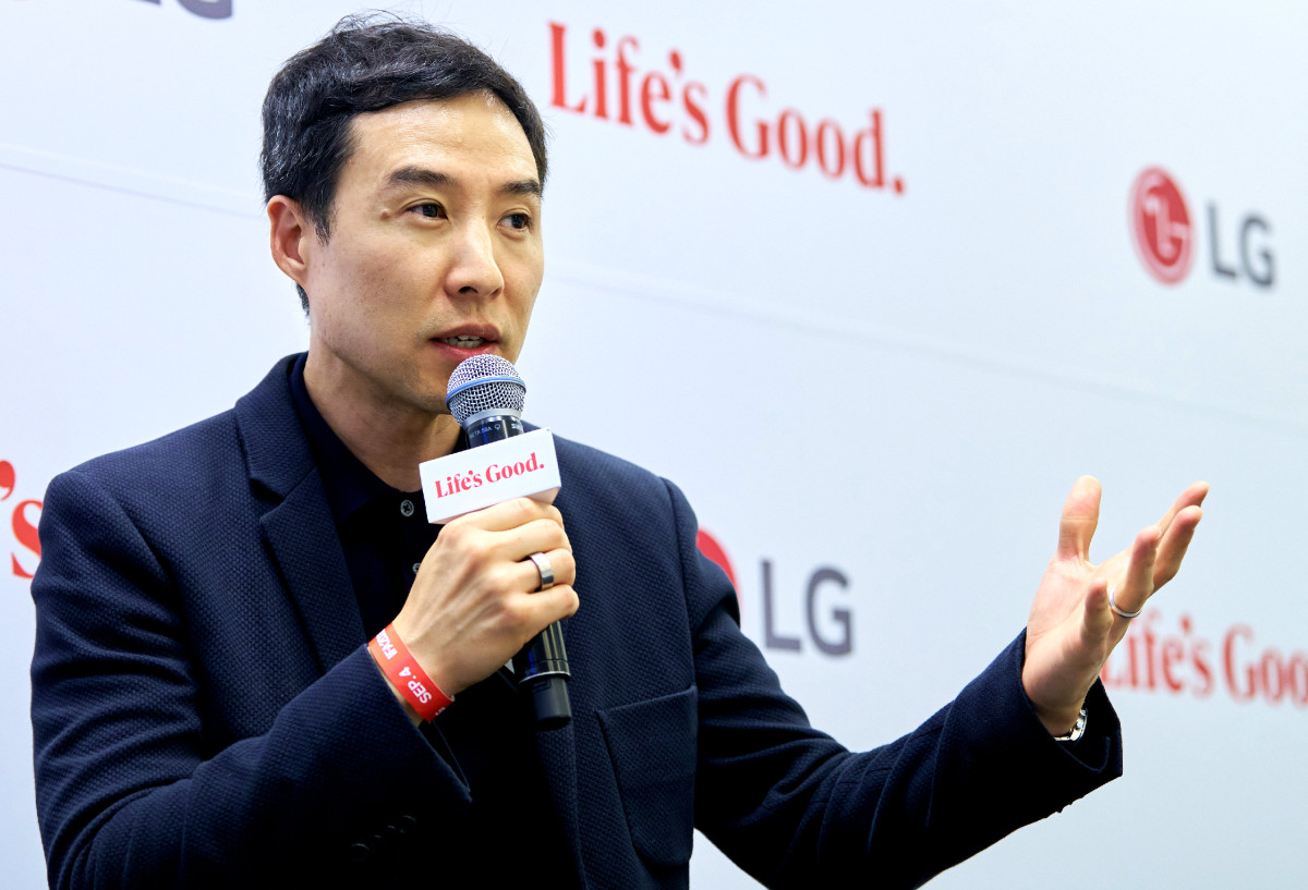 ▲노범준 LG전자 HS AI홈솔루션사업개발담당 상무가 4일(현지시간) 독일 베를린에서 열린 유럽 최대 가전·IT 전시회 ‘IFA 2026’에서 취재진을 대상으로 ‘테크브리핑’을 진행하고 있다. (사진=LG전자)
