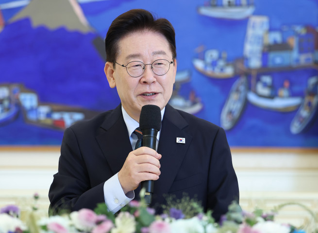 ▲이재명 대통령이 4일 청와대에서 열린 시민사회 초청 간담회에서 인사말을 하고 있다. (연합뉴스)