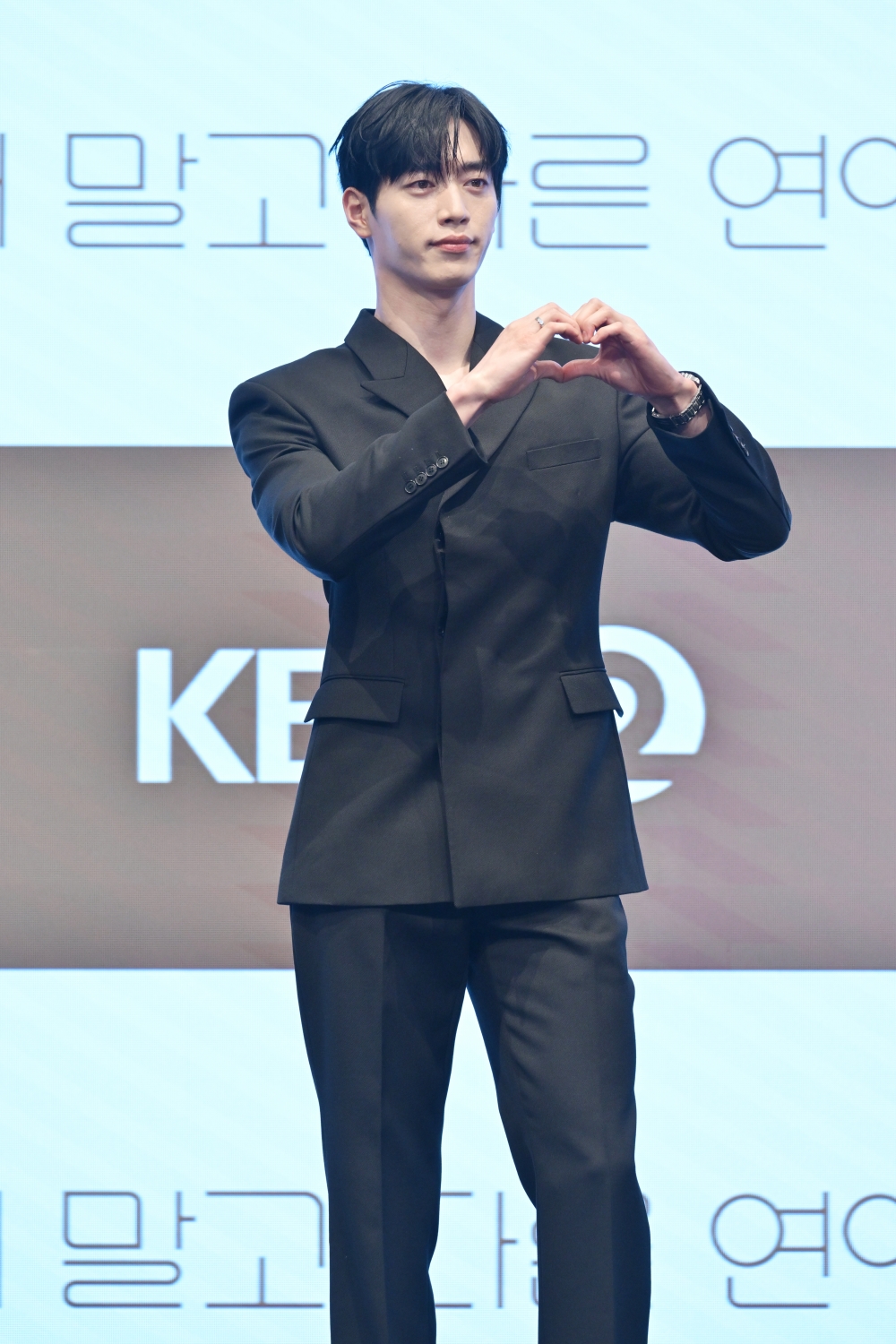 ▲배우 서강준이 7일 서울 구로구 더세인트에서 열린 KBS2 새토일트라마 '너 말고 다른 연애' 제작발표회에서 포즈를 취하고 있다. (사진제공=KBS)