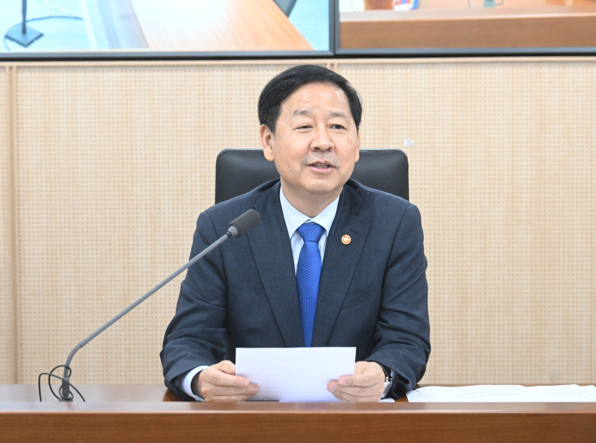 ▲구윤철 경제부총리 겸 재정경제부 장관이 9월 7일 정부세종청사 중앙동에서 열린 재정경제부 확대간부회의에서 모두발언을 하고 있다. (사진제공=제정경제부)
