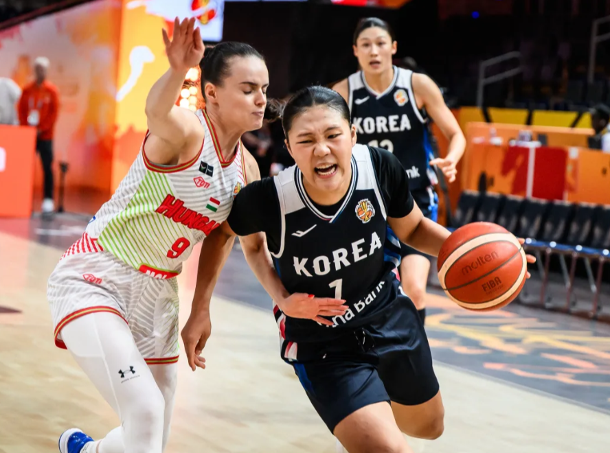 ▲박지현(오른쪽). (출처=국제농구연맹(FIBA) 홈페이지 캡처)
