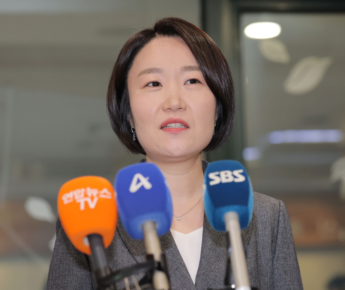 ▲이소영 중소벤처기업부 장관 후보자가 8일 서울 여의도 소상공인연합회를 방문한 뒤 취재진 질문에 답변하고 있다. 2026.9.8 (연합뉴스)