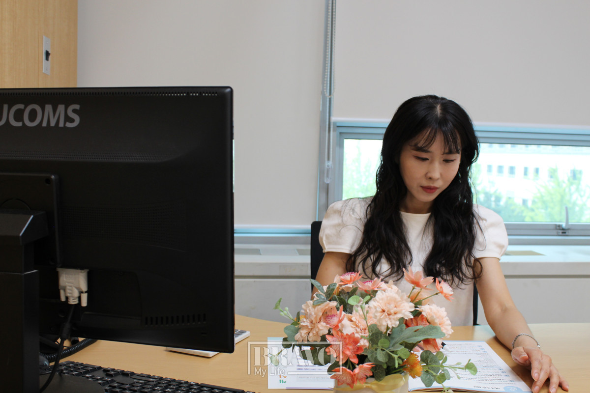 ▲홍지희 국민연금공단 고양일산지사 노후준비서비스팀 상담사가 업무를 보고 있다.(박지수 기자 jsp@)