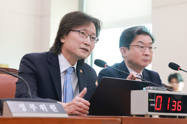 ▲주병기 공정거래위원장이 9일 국회 법제사법위원회 전체회의에서 법사위원 질문에 답하고 있다. (연합뉴)
