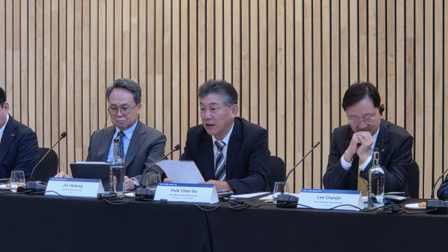 ▲박찬구 서울시 정무부시장이 8일(현지시간) 영국 런던에서 열린 ‘Invest K-Finance London IR 2026’에서 글로벌 투자자들을 대상으로 서울의 투자환경과 경쟁력을 소개하고 있다. (사진제공=서울시)