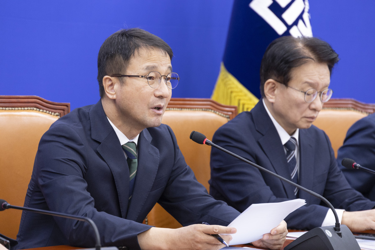▲더불어민주당 한병도 원내대표가 10일 국회에서 열린 정책조정회의에서 김승원 법무부장관 후보자의 검찰 수사 자료 유출과 관련한 발언을 하고 있다. 2026.9.10 (사진=연합뉴스)