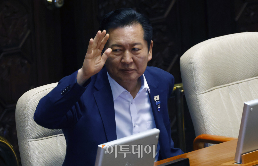 ▲정청래 더불어민주당 의원이 10일 서울 여의도 국회 본회의에서 열린 외교·통일·안보 분야 대정부질문에 참석하고 있다. 고이란 기자 photoeran@