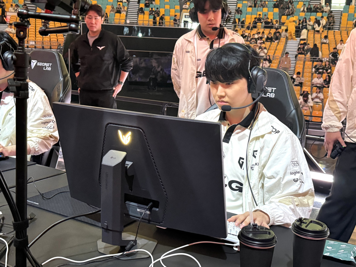 ▲젠지e스포츠 ‘쵸비’ 정지훈이 13일 서울 송파구 올림픽공원 KSPO돔에서 열린 2026 우리은행 LCK 파이널 결승전 한화생명e스포츠와의 경기에서 플레이하고 있다. (노희주 기자 noit@)