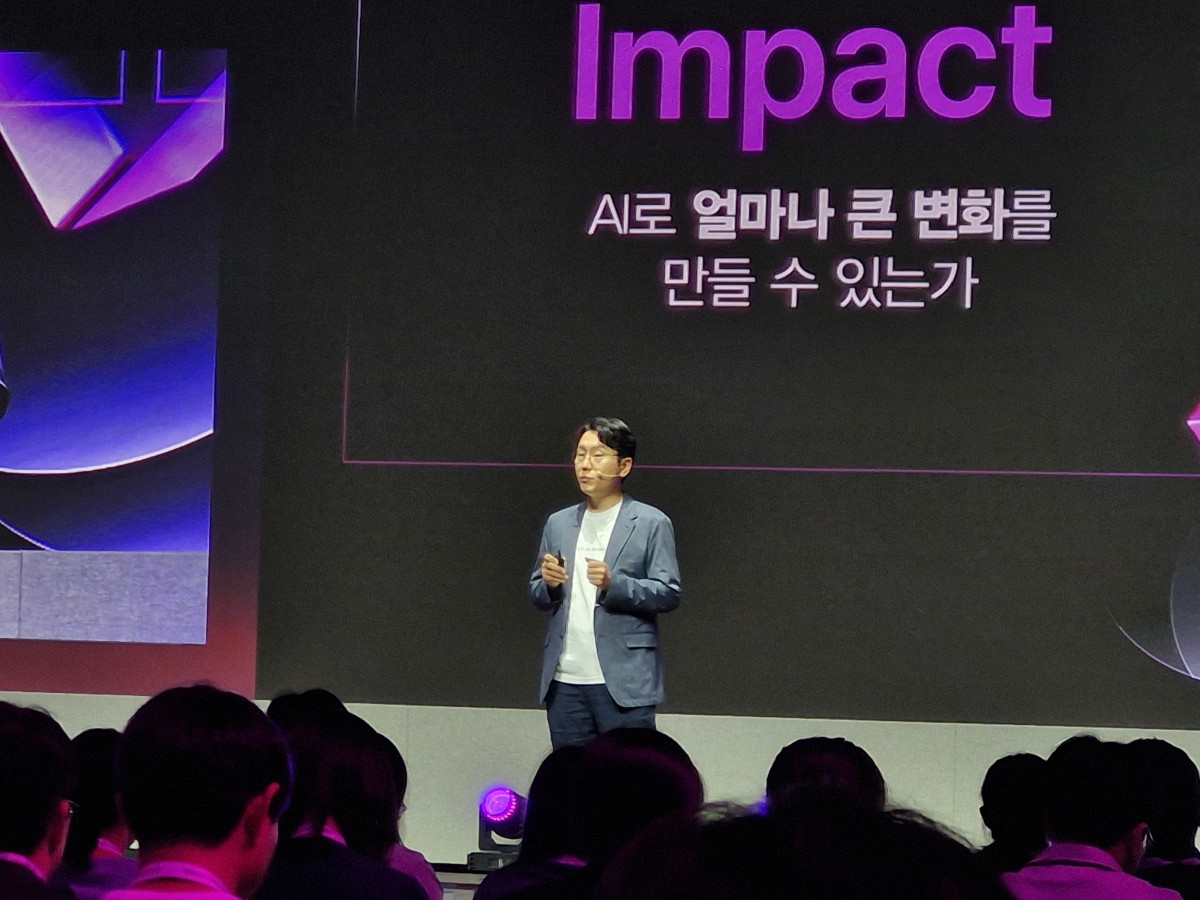 ▲임우형 LG AI연구원 공동 연구원장이 14일 LG AI 토크 콘서트 2026에서 기조연설을 하고 있다. 손희정 기자sonhj1220@