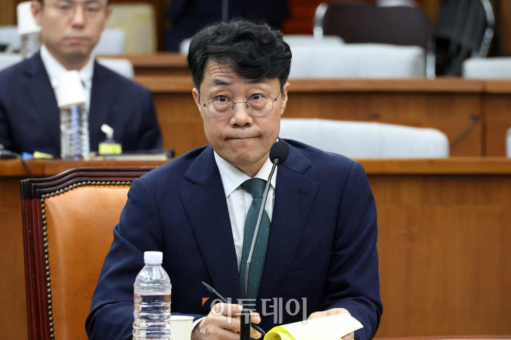 ▲김성수 대법관 후보자가 14일 서울 여의도 국회에서 열린 인사청문회에서 의원 질의에 답하고 있다. 고이란 기자 photoeran@