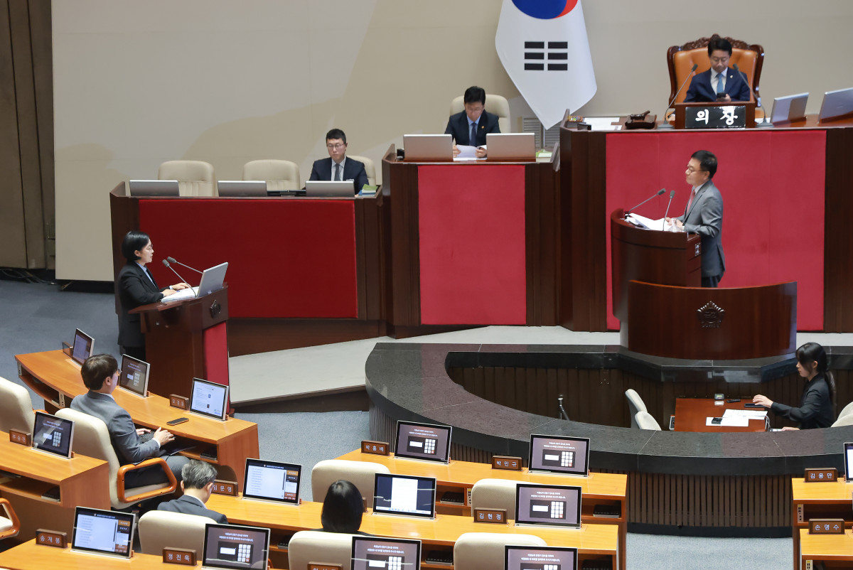 ▲한성숙 국무총리가 14일 국회에서 열린 정기국회 제8차 본회의 교육·사회·문화 분야 대정부질문에서 국민의힘 서범수 의원 질문에 답하고 있다. (연합뉴스)