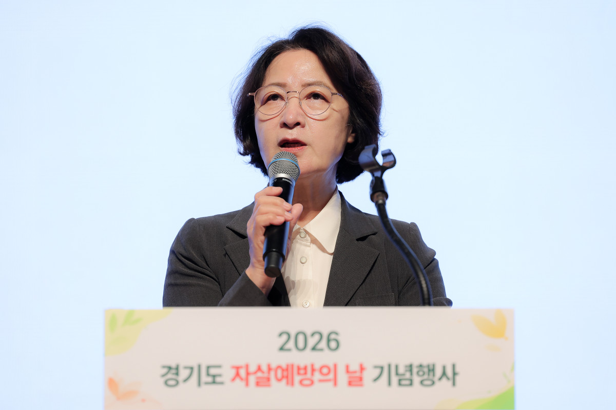 ▲추미애 경기도지사가 14일 경기도청 다산홀에서 열린 ‘2026년 자살예방의 날 기념행사’에서 ‘생명안전 100·10·1’ 비전을 발표하고 있다. (경기도)