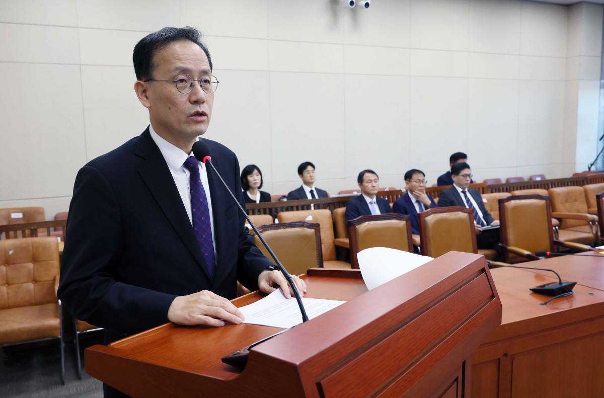 ▲이형일 부총리 겸 재정경제부 장관 후보자가 15일 서울 여의도 국회에서 열린 인사청문회에서 모두발언을 하고 있다. 신태현 기자 holjjak@