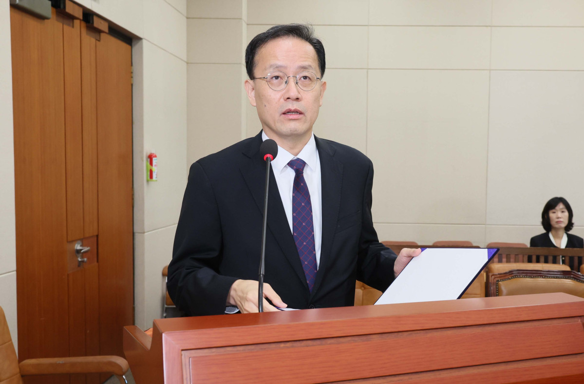 ▲이형일 부총리 겸 재정경제부 장관 후보자가 15일 서울 여의도 국회에서 열린 인사청문회에서 모두발언을 하고 있다. 신태현 기자 holjjak@