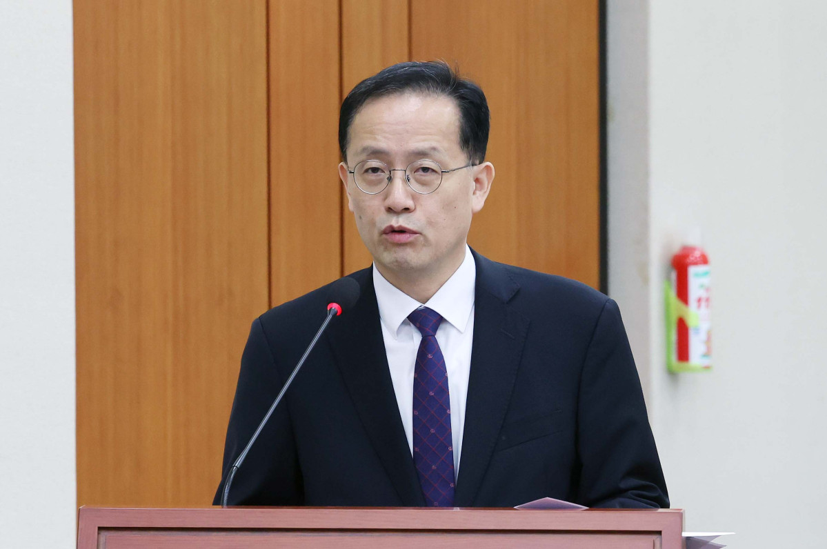 ▲이형일 부총리 겸 재정경제부 장관 후보자가 15일 서울 여의도 국회에서 열린 인사청문회에서 모두발언을 하고 있다. 신태현 기자 holjjak@
