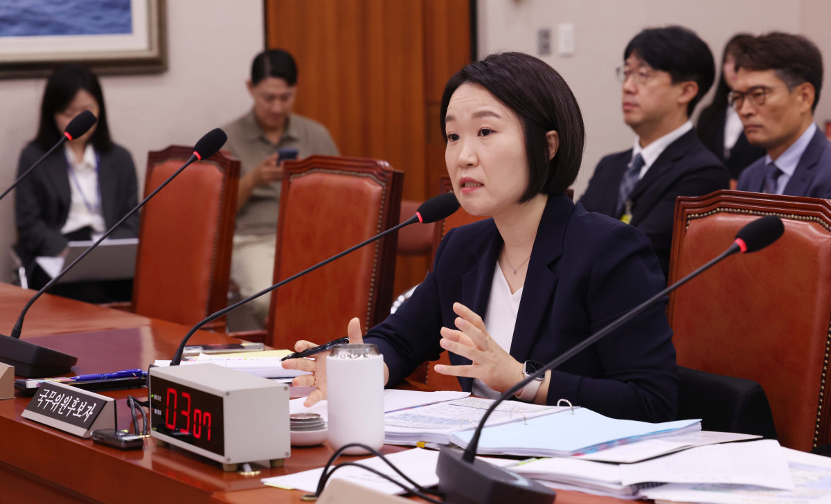 ▲이소영 중소벤처기업부 장관 후보자가 15일 서울 여의도 국회에서 열린 인사청문회에서 의원 질의에 답하고 있다. 신태현 기자 holjjak@