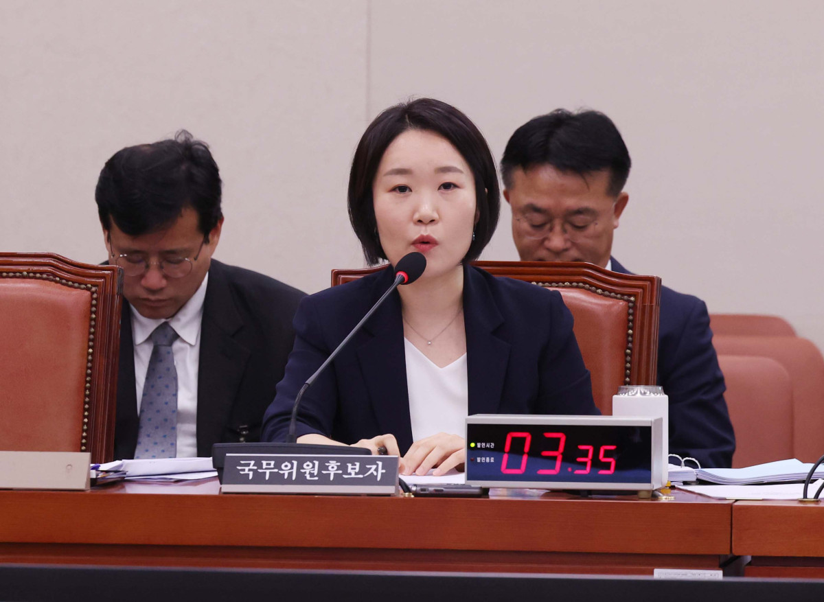 ▲이소영 중소벤처기업부 장관 후보자가 15일 서울 여의도 국회에서 열린 인사청문회에서 의원 질의에 답하고 있다. 신태현 기자 holjjak@