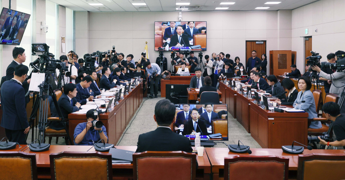 ▲김승원 법무부 장관 후보자가 15일 서울 여의도 국회에서 열린 인사청문회에서 의원질의에 답하고 있다. 신태현 기자 holjjak@
