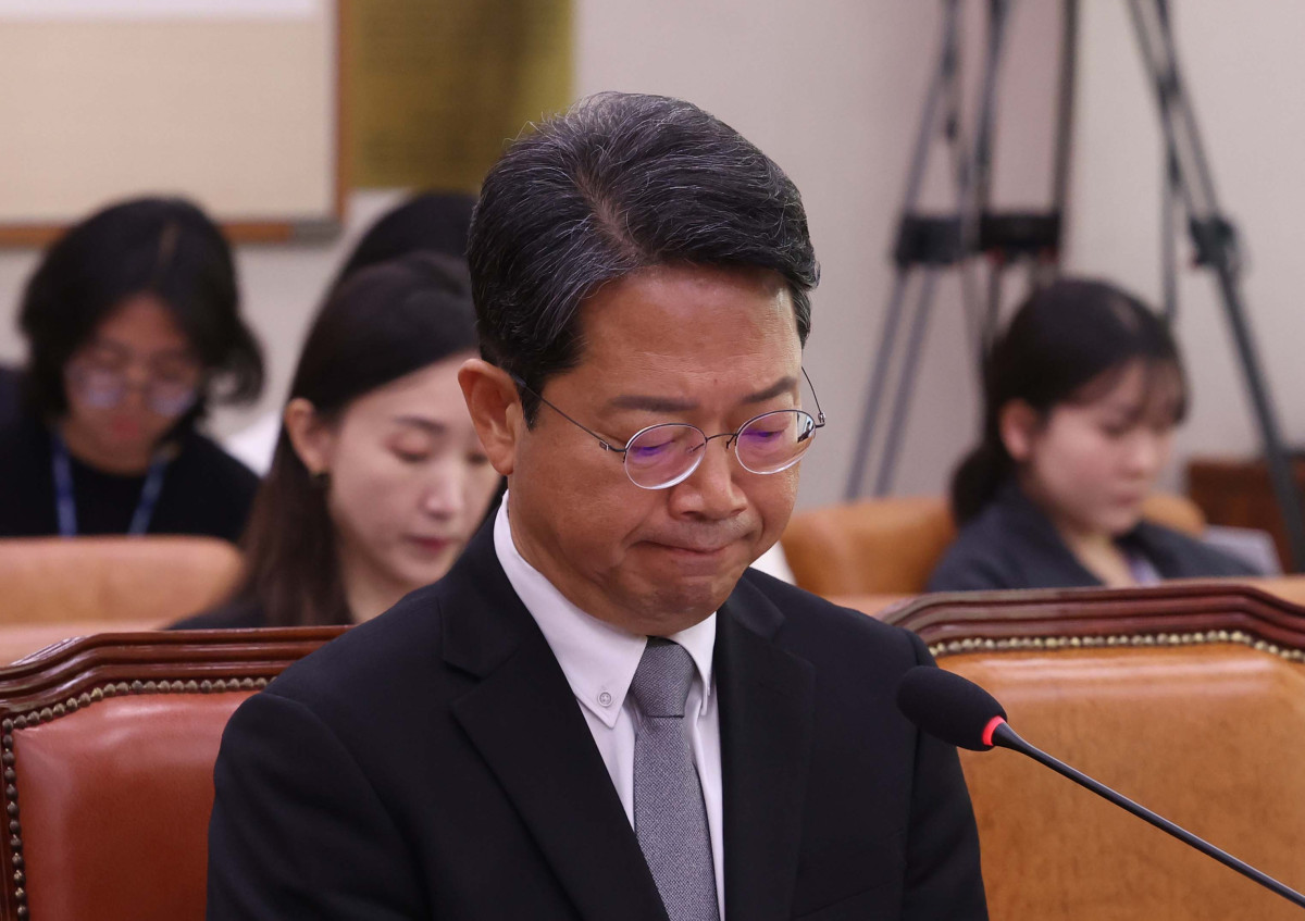▲김승원 법무부 장관 후보자가 15일 서울 여의도 국회에서 열린 인사청문회에서 잠시 생각에 잠겨 있다. 신태현 기자 holjjak@