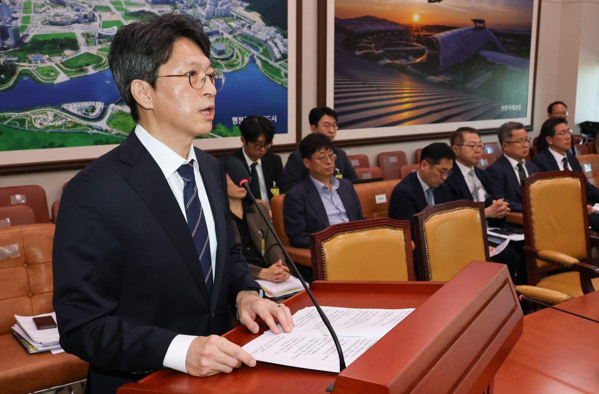 ▲홍지선 국토교통부 장관 후보자가 16일 국회에서 열린 인사청문회에서 인사말하고 있다. (사진제공=연합뉴스)