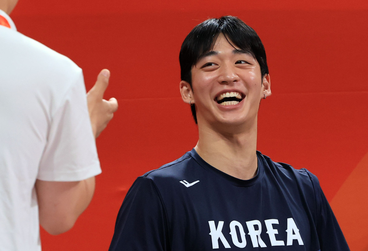 ▲13일 일본 나고야 아이치 인터내셔널 아레나에서 열린 2026 아이치·나고야 아시안게임 남자 농구 예선 대한민국 대 일본 경기. 4쿼터 중반, 한국이 크게 앞서 나가자 여준석이 환하게 웃어보이고 있다. (연합뉴스)