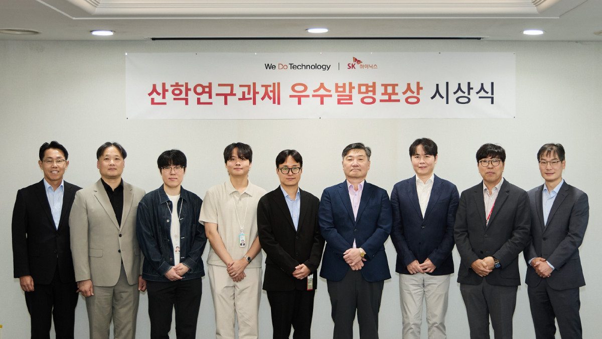 ▲SK하이닉스는 16일 이천캠퍼스에서 ‘2026 산학연구과제 우수발명 시상식’을 열고 지난해 출원된 산학 공동특허 26건 가운데 5건을 우수발명으로 선정했다고 밝혔다. (사진=SK하이닉스)